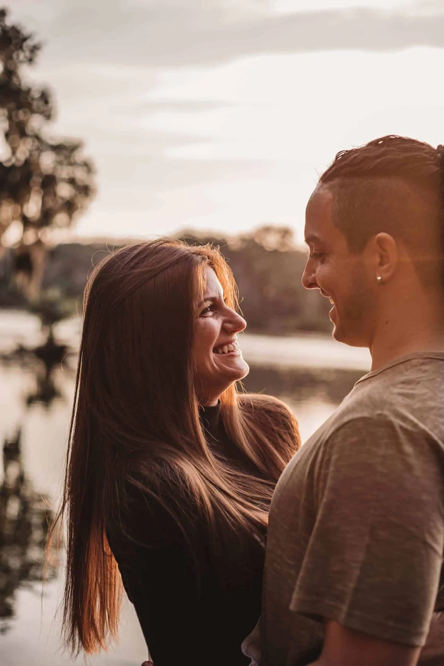 Couple together among the greenery at Hanna Park in Jacksonville