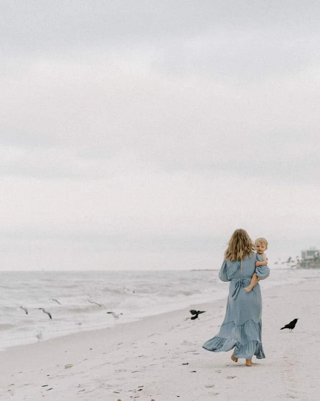 Outdoor family portrait on the Gulf Coast by Flamingo Photographers (25)