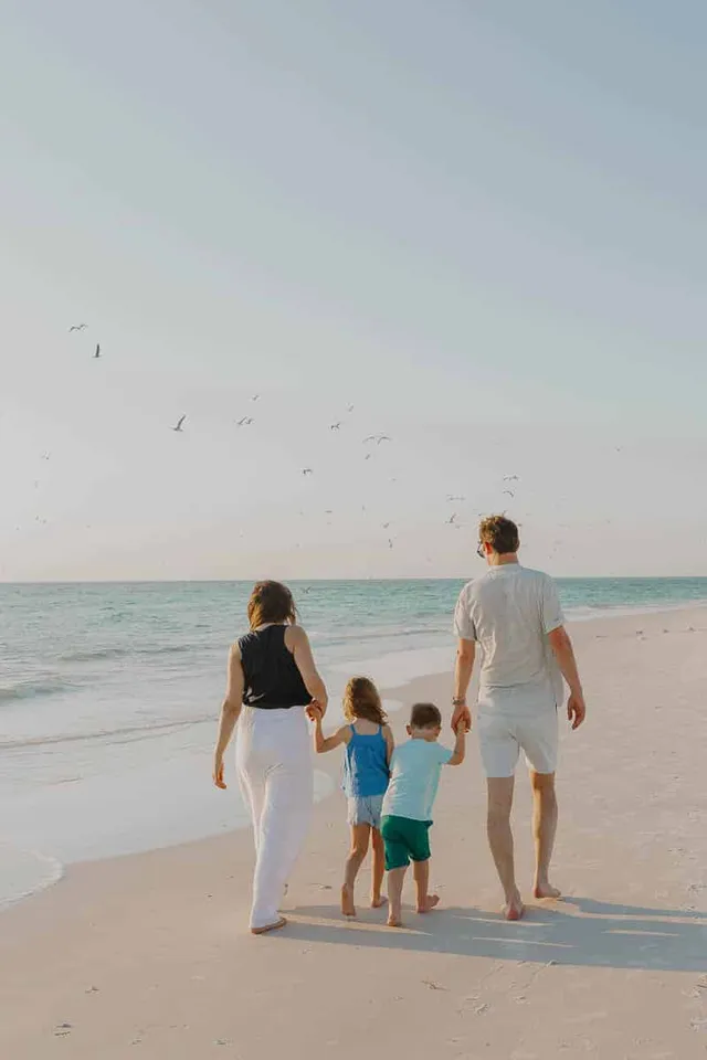 Outdoor family portrait on the Gulf Coast by Flamingo Photographers (23)