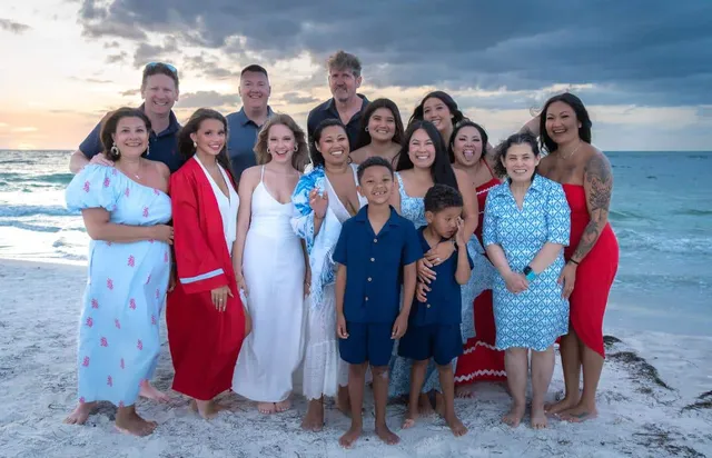 Outdoor family portrait on the Gulf Coast by Flamingo Photographers (1)